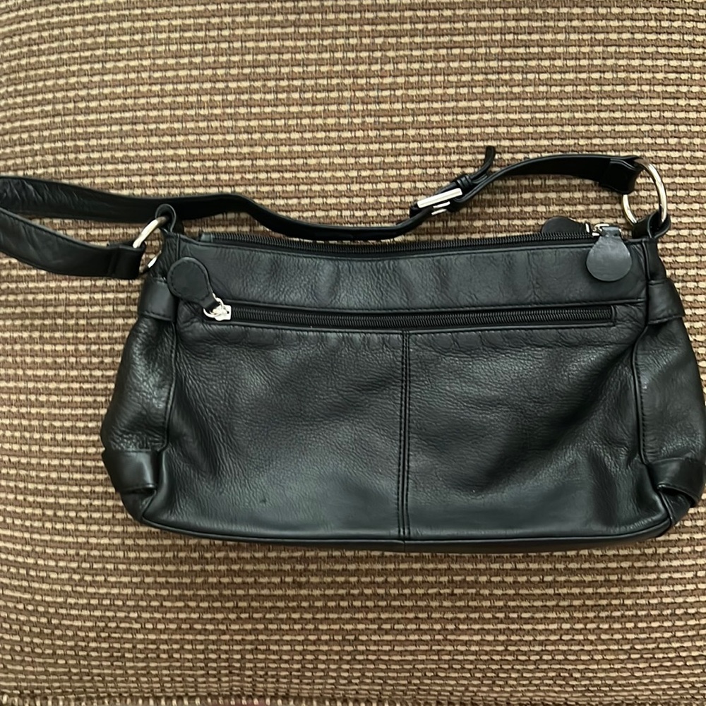 EUC Stone Mountain Black Leather Bag